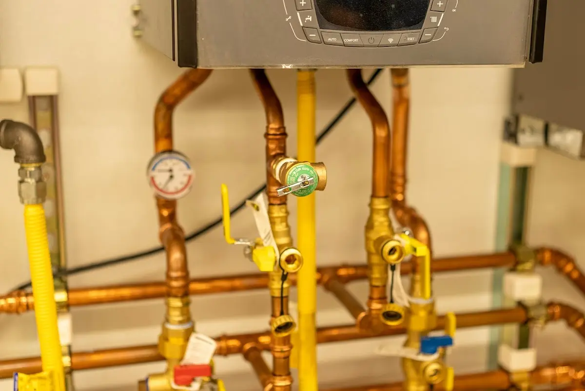 Licensed technician providing Emergency Plumbing for a homeowner in Kingstowne