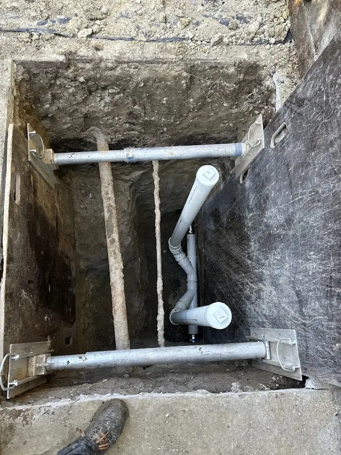 Experienced plumber completing Drain Cleaning work in Kingstowne